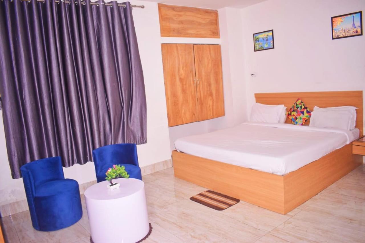 Hotel Mirana Guwahati Exteriör bild