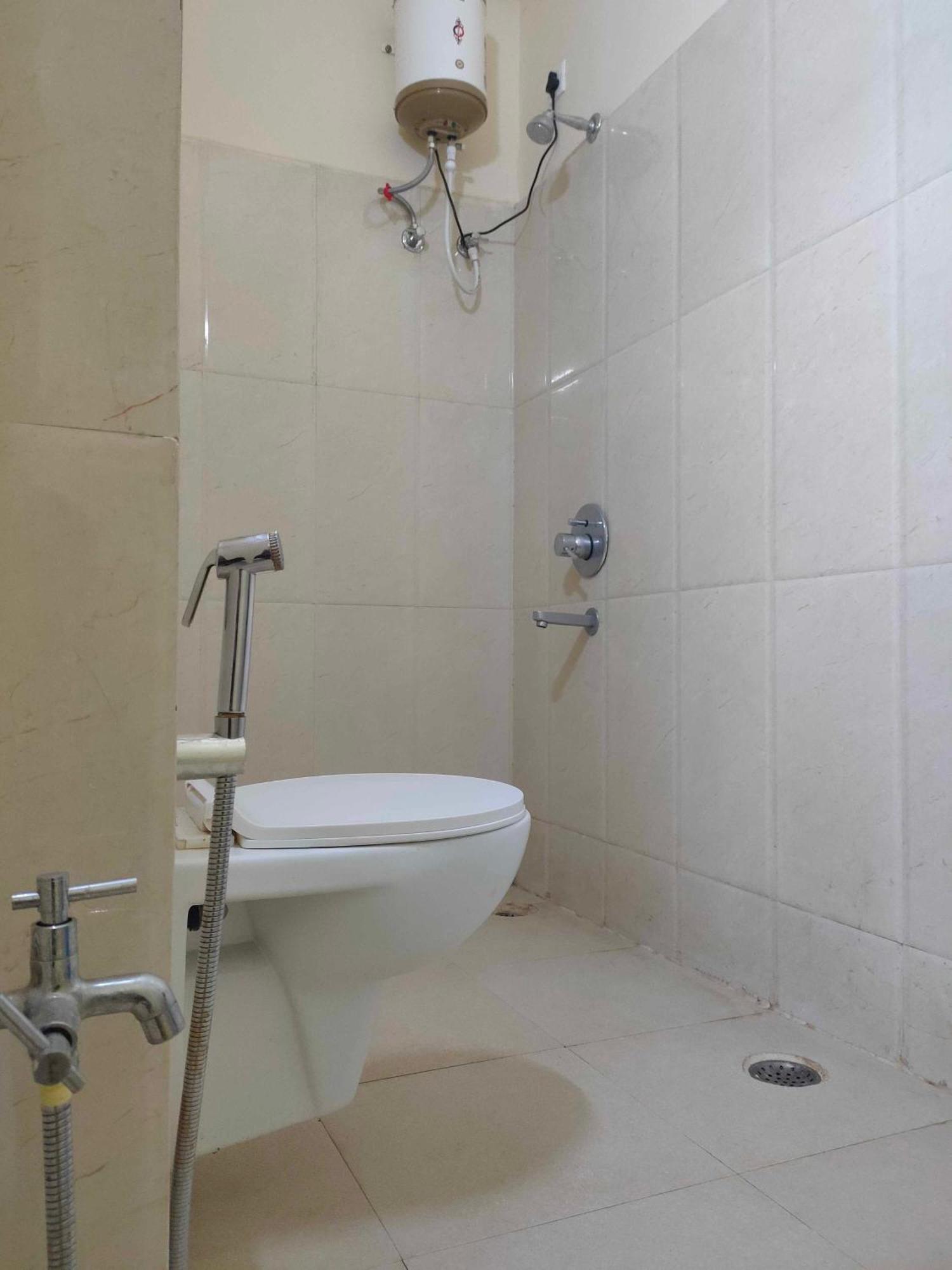 Hotel Mirana Guwahati Exteriör bild